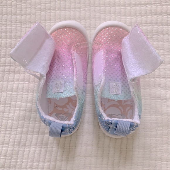 Roxy girls Velcro sneakers. Ombre color with glitter hearts. Size 10 toddler. - Picture 4 of 8